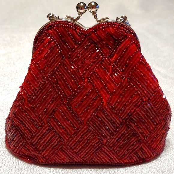 Bijoux Terner Handbags - Vintage Red Beaded Satin Purse Christmas Valentine's Day Heart Chain Wristlet